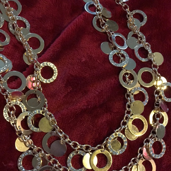 Gold and Crystal Necklace and earrings set - Picture 6 of 7